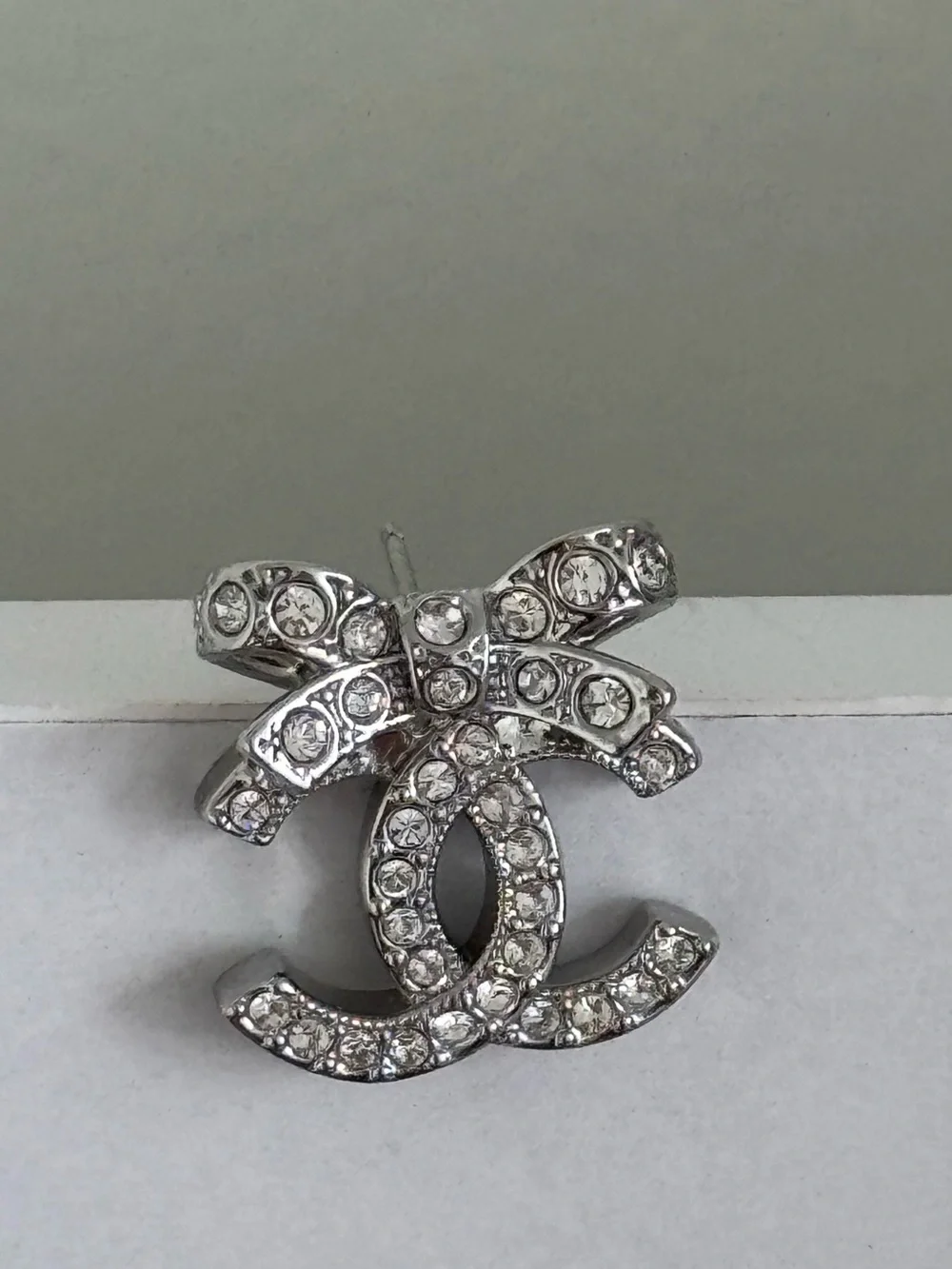 ( SINGLE ONLY ) Chanel 2023 bow rhinestone earring